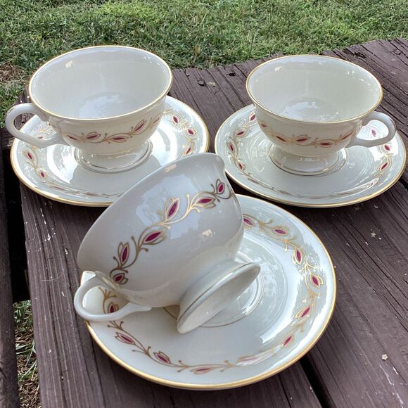 Pickard China Symphony Red 1077 Cup & Saucer Set (3) Gold Trim USA - Picture 1 of 5